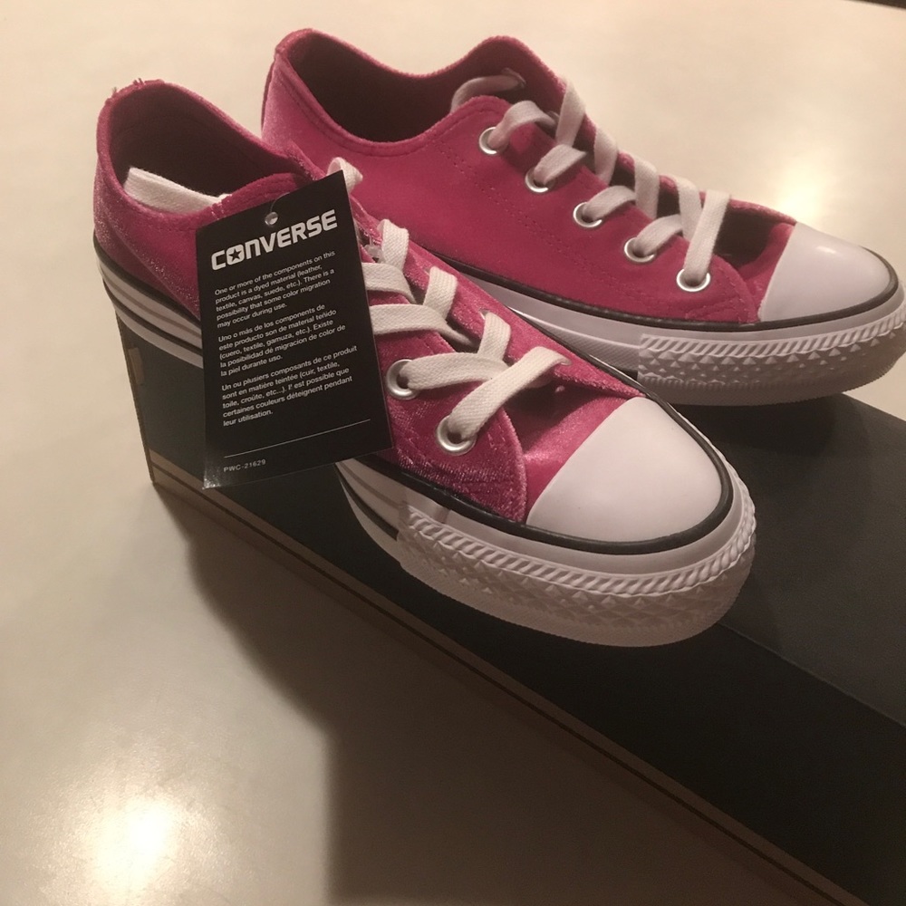 Converse NWT